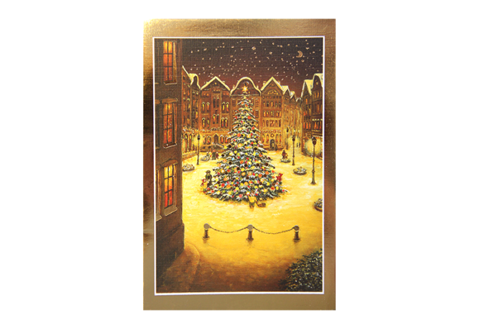 Kort med maleri av et stort pyntet juletre på en plass i en by. Ramme i gull. Bilde.