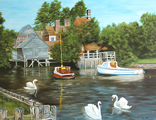 Reproduksjon med motiv av hvite svaner som svømmer i liten vik med to båter fortøyd ved hus. Bilde.